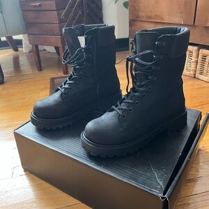 BNIB Thursday Boots - Explorer 9.5